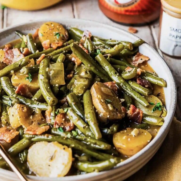 Smothered Green Beans - Sweet Tea and Thyme