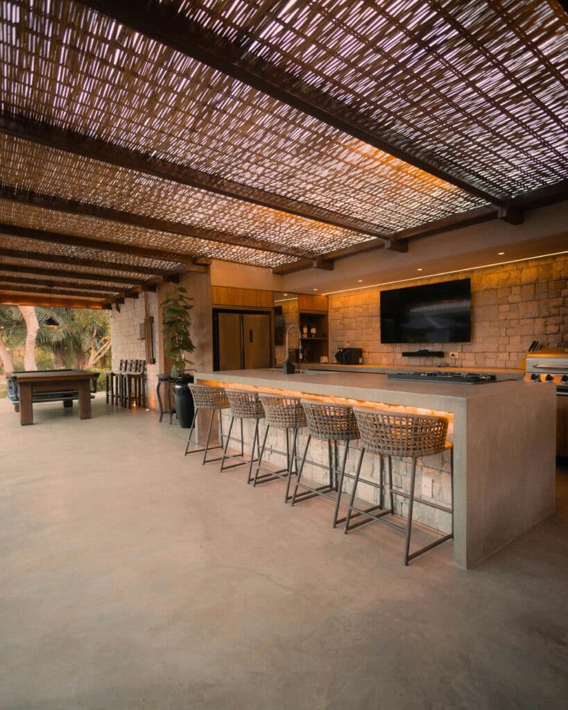 Designing an outdoor kitchen - Dining outside