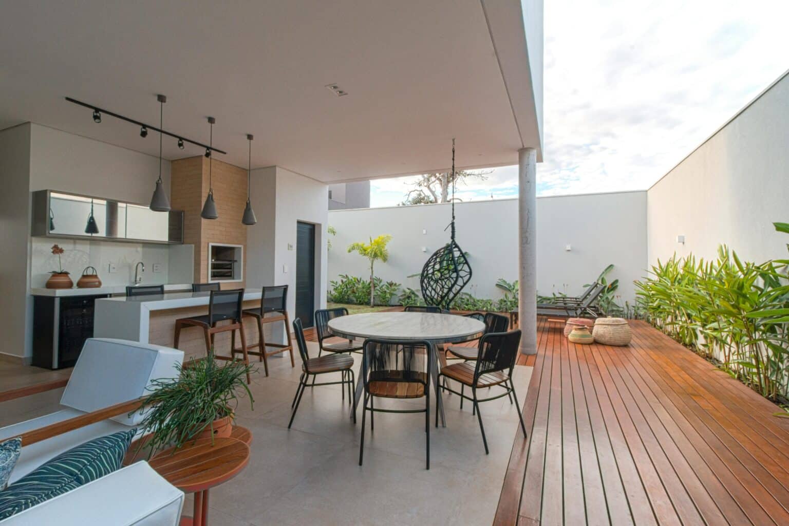 Outdoor kitchen