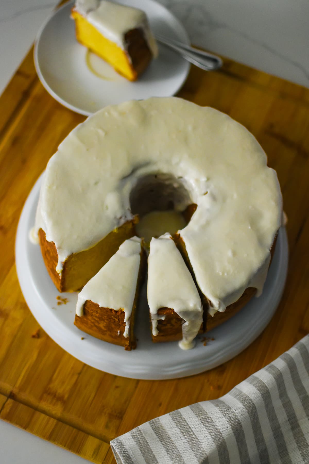 Grandma's Sour Cream Pound Cake - Jazz of Dazz